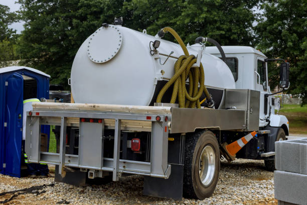 Best Porta potty delivery and setup  in Long Grove, IL